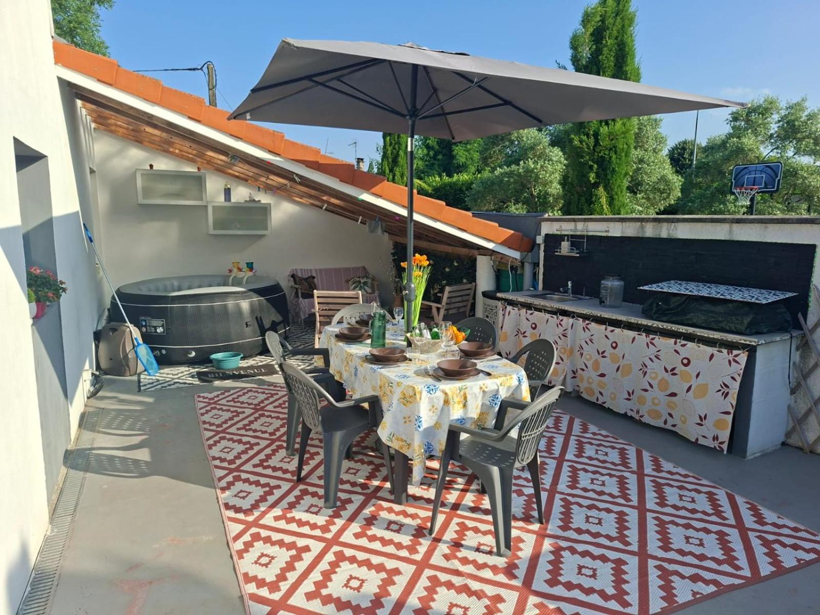 Сasa de vacaciones Escapade Du Roi Henri Iv A Maison Entierement Privee 6 Personnes & Bebe Avec Piscine, Spa, Brasero & Plancha Ideal Vacances, Week-end, Repos Ou Teletravail *
