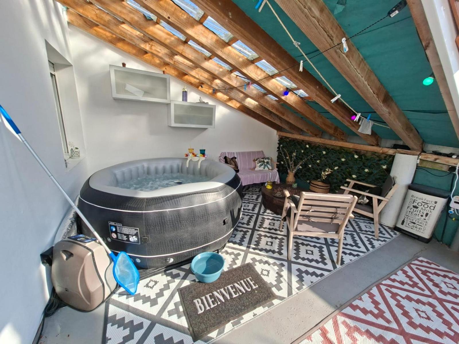 Escapade Du Roi Henri Iv A Maison Entierement Privee 6 Personnes & Bebe Avec Piscine, Spa, Brasero & Plancha Ideal Vacances, Week-end, Repos Ou Teletravail Hébergement de vacances Pau