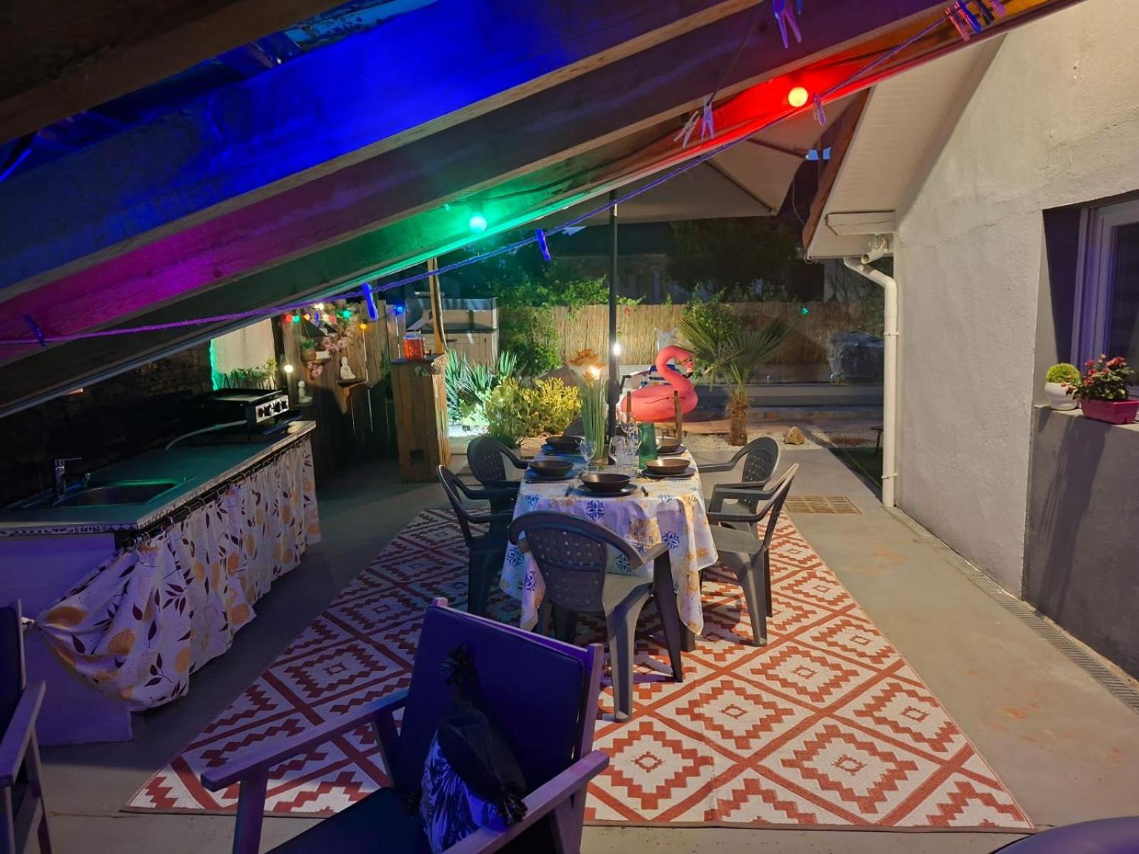 Сasa de vacaciones Escapade Du Roi Henri Iv A Maison Entierement Privee 6 Personnes & Bebe Avec Piscine, Spa, Brasero & Plancha Ideal Vacances, Week-end, Repos Ou Teletravail *