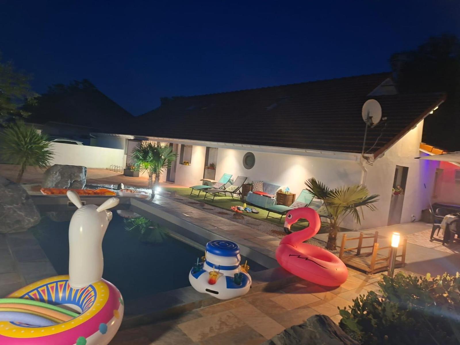 Escapade Du Roi Henri Iv A Maison Entierement Privee 6 Personnes & Bebe Avec Piscine, Spa, Brasero & Plancha Ideal Vacances, Week-end, Repos Ou Teletravail Сasa de vacaciones